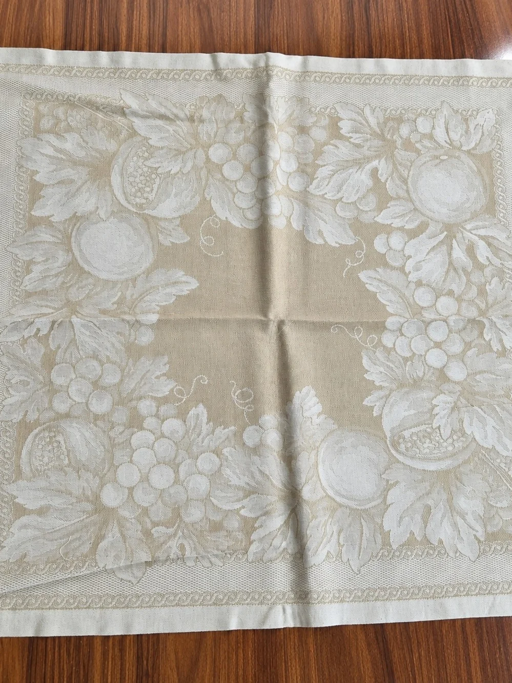 Saks Fifth Avenue Beige and Cream Jacquard Pattern 100%Cotton Napkin Set Of 4